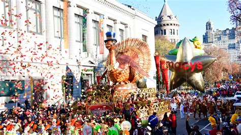 The Marvel Macy's Thanksgiving Day Parade Floats Were the Ultimate MCU ...