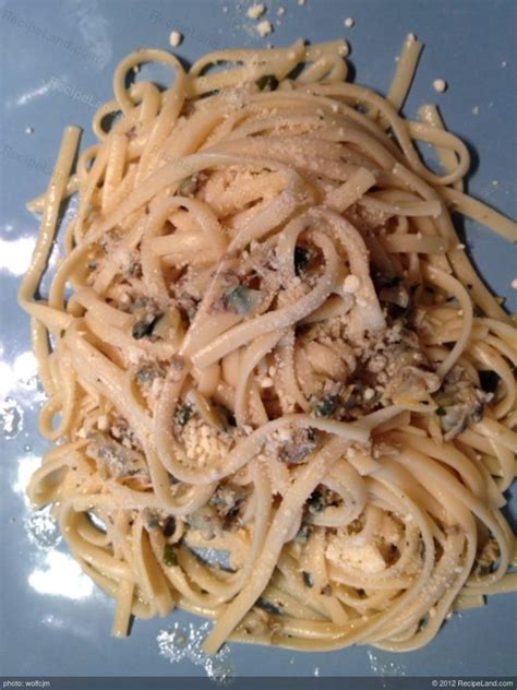 Easy Linguine with Clams Recipe