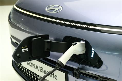 Hyundai's New Kona Is an Electric Head-Turner - CNET