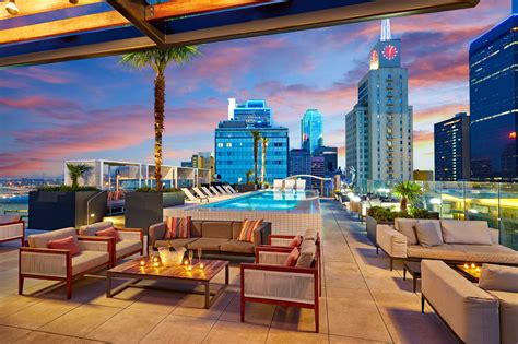 Where to Find a Rooftop Bar in Dallas for an Elevated Cocktail