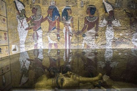 Is this Nefertiti’s tomb? Radar clues reignite debate over hidden ...