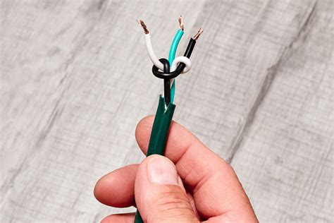 How To Wire An Extension Cord Plug | Storables