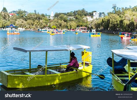 Baguio City Philippines Jan 2023 Woman Stock Photo 2255035703 | Shutterstock