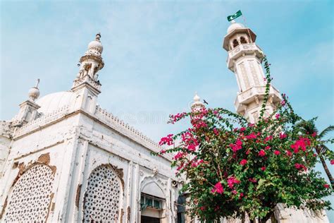 Haji Ali Dargah Mosque in Mumbai, India Stock Photo - Image of historic ...