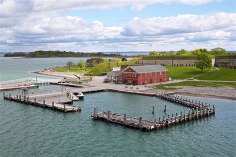 Boston Harbor Islands: Georges Island slip, dock, mooring reservations - Dockwa