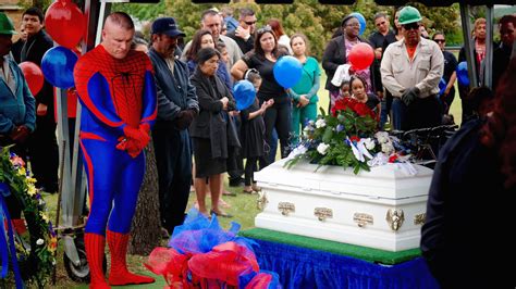 Police Officer Attends Child’s Funeral Dressed As Spider-Man - Good Things Guy