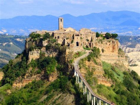 10 Italian Hilltop Towns You Must See to Believe - Travel Tales of Life