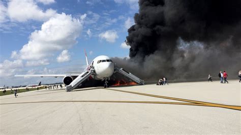 Over 20 Hurt When Plane Catches Fire at Fort Lauderdale Airport - ABC News