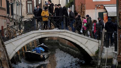 Venice canals run dry as Italy faces drought alert