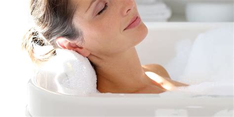 9 Easy Ways to Have a Relaxing Bubble Bath - Skin Care Top News