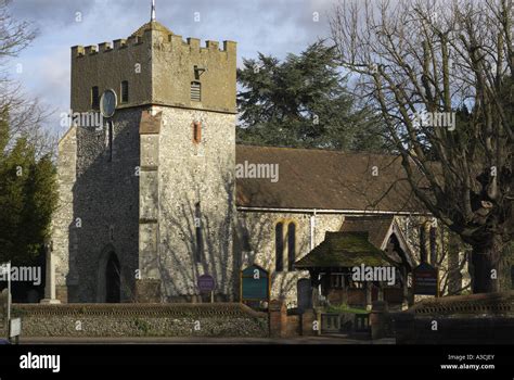 East horsley village hi-res stock photography and images - Alamy