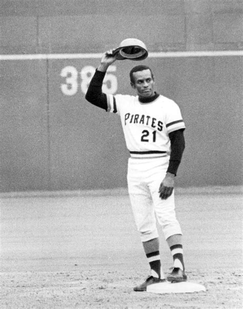 Our Annual Tribute to Roberto Clemente: “HE’S GOT IT!!” | Baseball ...