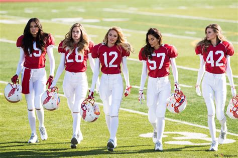 Beautiful female american football players 4K wallpaper download