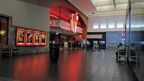 Movie Theater «Regal Cinemas Valley River Center 15 & IMAX», reviews ...