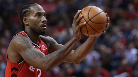 Kawhi Leonard drops 35 points, Raptors tie franchise record for best ...