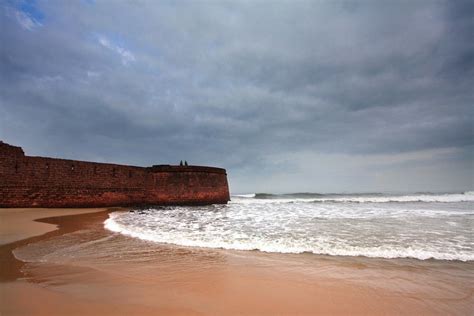 Fort Aguada Beach timings,tickets,things to know,amentities,tips ...