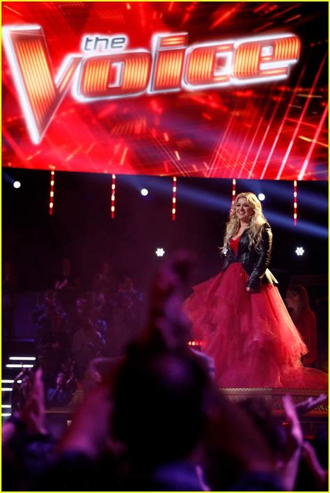 Kelly Clarkson Performs UglyDolls Song 'Broken & Beautiful' on 'The Voice' (Video): Photo ...