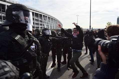 German left-wing protesters clash with police ahead of AfD congress – POLITICO