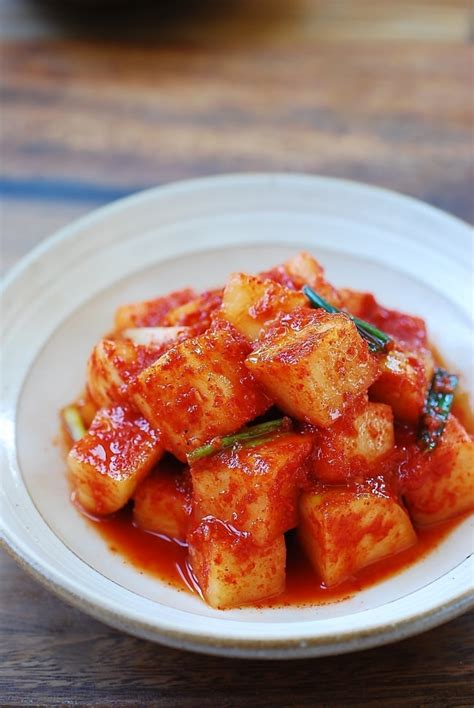 Kkakdugi (Cubed Radish Kimchi) - Korean Bapsang