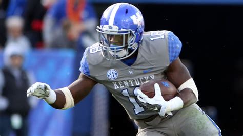 Kentucky Wildcats reveal uniforms vs Missouri with new chrome facemask - A Sea Of Blue