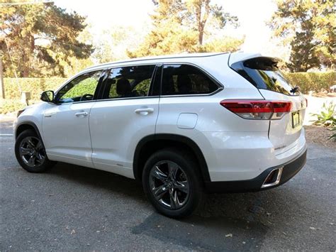 2017 Toyota Highlander Hybrid: 28 Exterior Photos | U.S. News