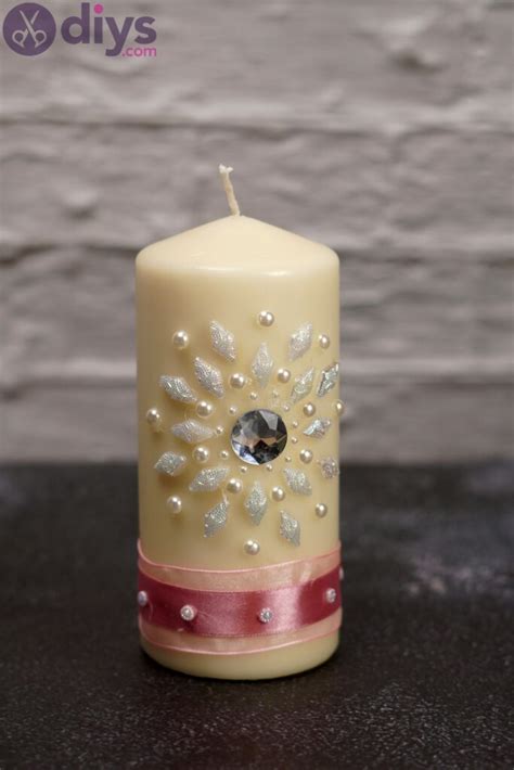 How to Craft DIY Candle Art for Valentine's Day in 7 Easy Steps