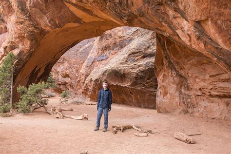 Devils Garden Trail: The Best Hike in Arches National Park | Earth Trekkers