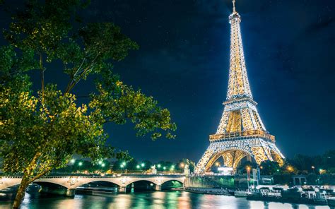 Eiffel Tower Wallpaper 4K, Night time, Glowing lights