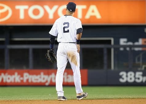 Derek Jeter's No. 2, Never to Be Seen Again on Pinstripes at Yankee Stadium - The New York Times