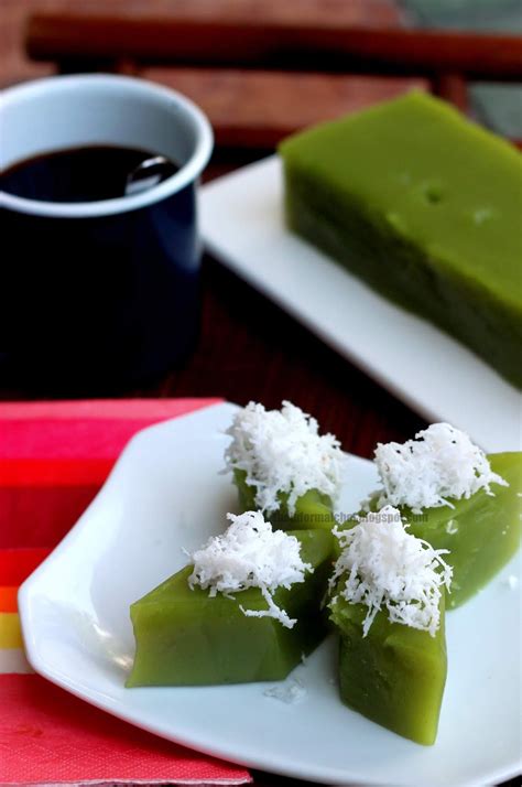 The Informal Chef: Kuih Kaswi Pandan/ Kuih Kosui Pandan 香兰卡穗糕