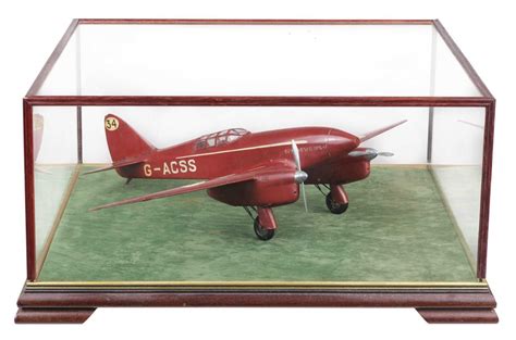 Lot 123 - De Havilland DH.88 Comet. Aircraft model of