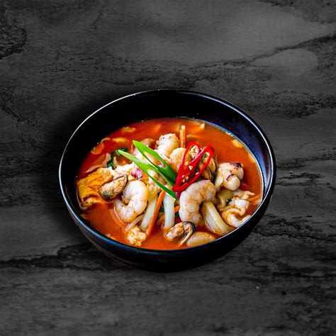 Jjampong (Spicy Seafood Soup W/ Noodles) - Daejim