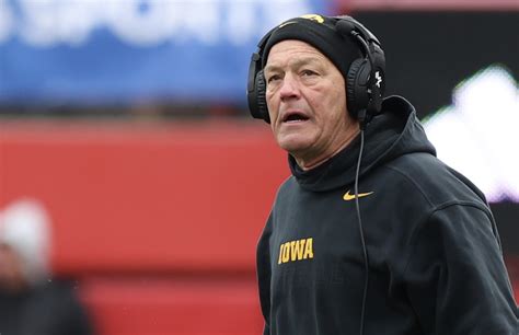 Iowa HC Kirk Ferentz recalls a couple of Vols legends while previewing ...