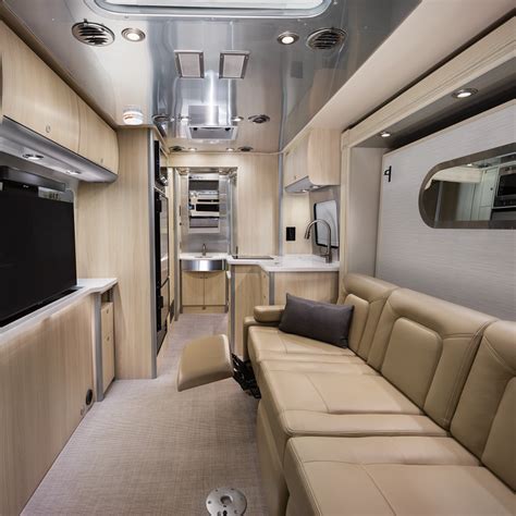 Atlas Murphy Suite Floor Plan | Touring Coaches | Airstream