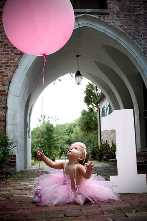 First Birthday Picture Ideas - Life With My Littles