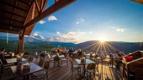 Top 6 Gatlinburg Restaurants with the Best Views