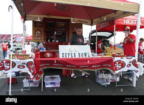 October 18, 2015: A 49ers fan tailgating in the parking lot of Levi's ...