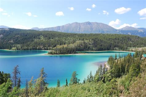 Emerald Lake Yukon territory | Mountain pictures, Beautiful places, Oh ...