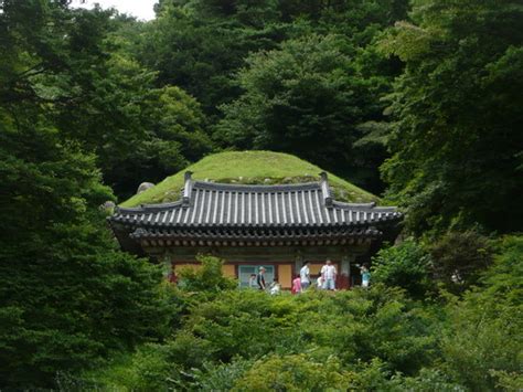 The Best Tourist Places: Seokguram Grotto