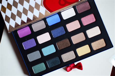 fun size beauty: Hello Kitty Pop-Up Party Eyeshadow Palette // Hello Kitty 40th Anniversary