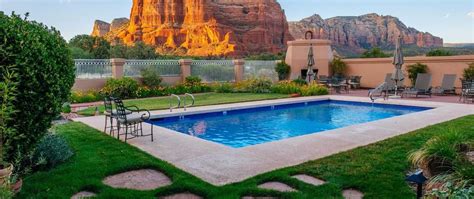 Enjoy one of a kind views of Sedona's Bell Rock and Courthouse Butte ...