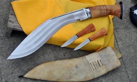 How To Sharpen Kukri - 4 Top Ways To Sharpen A Knife