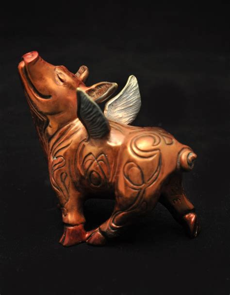 Flying pig, Animal sculptures, Pig decor