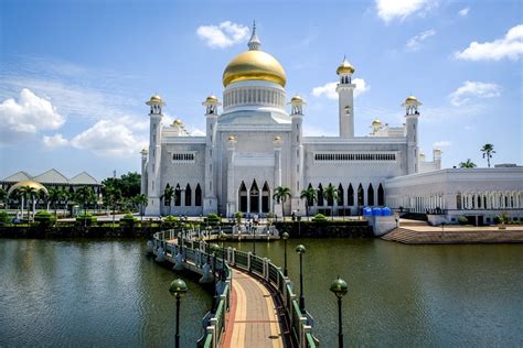 96 Gambar Masjid Omar Ali Saifuddien Picture - MyWeb