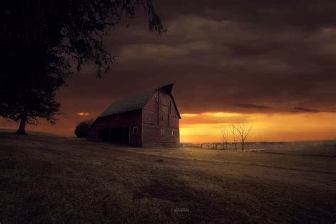 Pin by Lori Wagaman on I love old barns | Old barns, Outdoor, Celestial