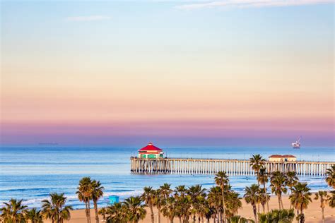 Huntington Beach California - Surfing in Huntington Beach