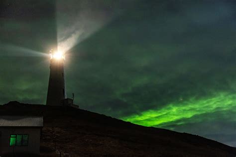 28 stunning images of the Northern Lights - November 20, 2023 | Reuters