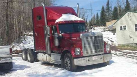 International 9300 (1999) : Sleeper Semi Trucks