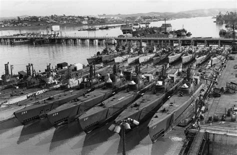 [Photo] Inactivated submarines at Mare Island Naval Shipyard, California, United States, 3 Jan ...