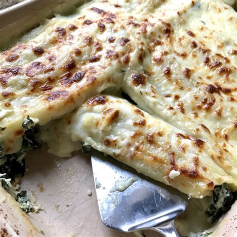 Spinach Manicotti with Bechamel Sauce